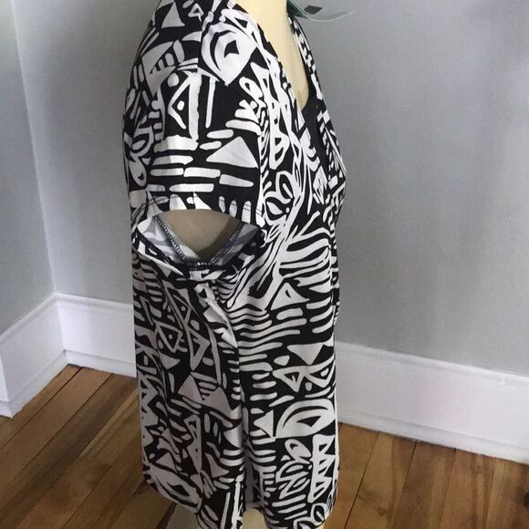 Notations black/white stretch knit top, NWT, PS - Picture 5 of 7